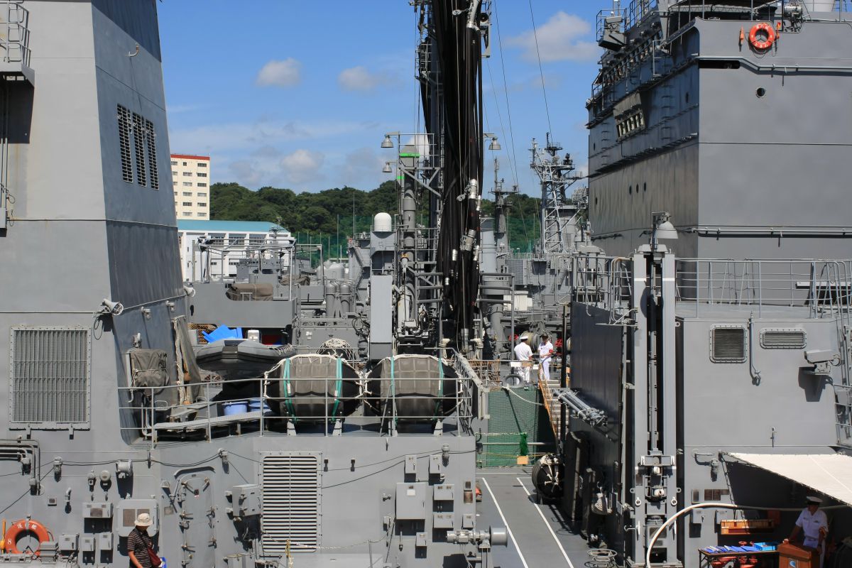護衛艦と給油船の一部 GANREF