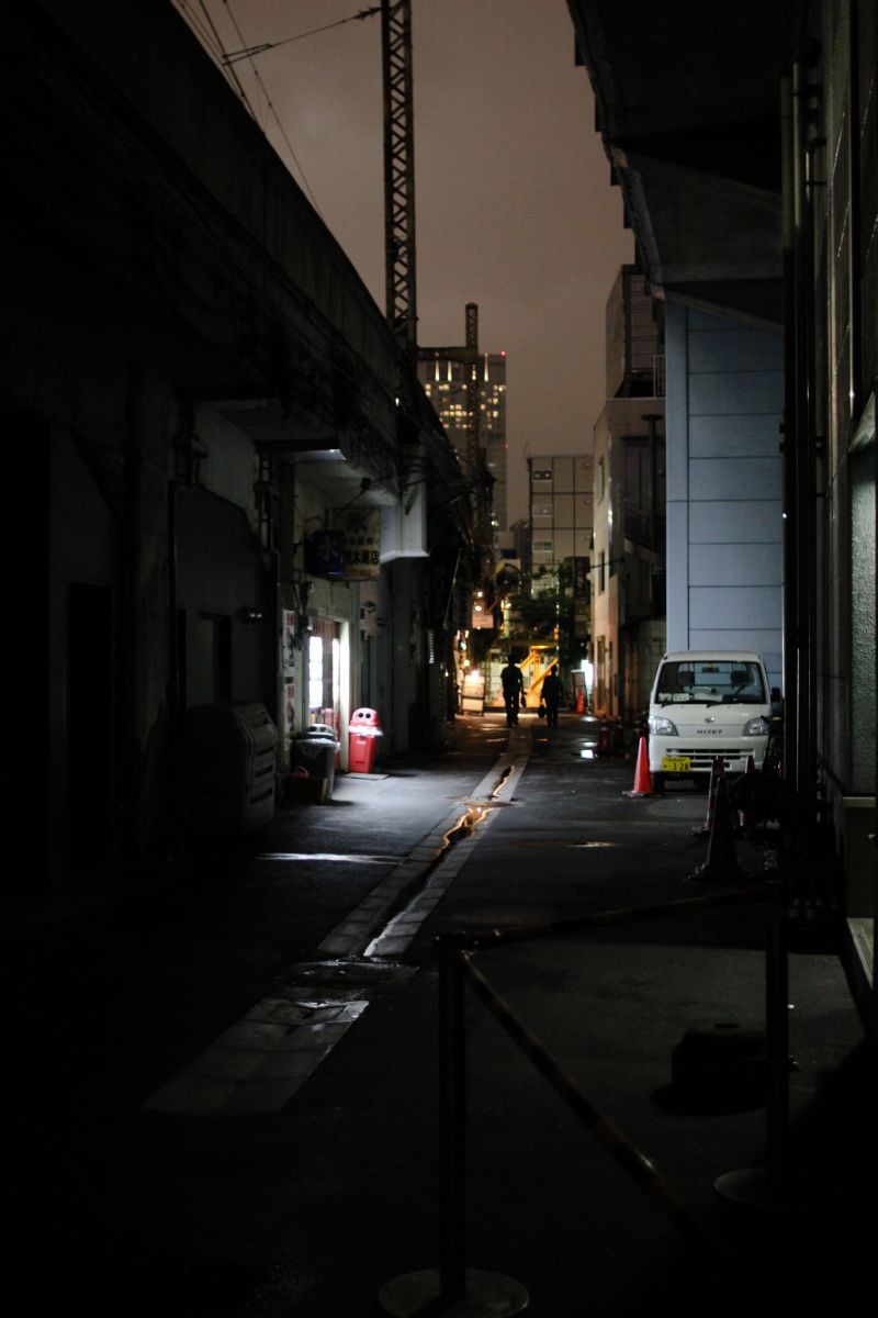 小さな路地裏 飲み屋街の裏路地の夜景 ジオラマ