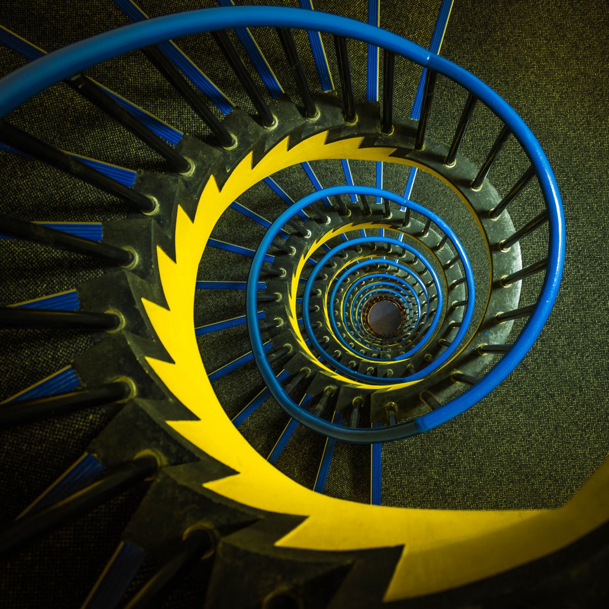 the spiral stairs | GANREF