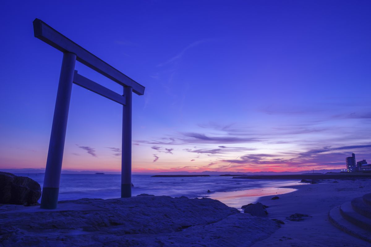 誰 も いない 海