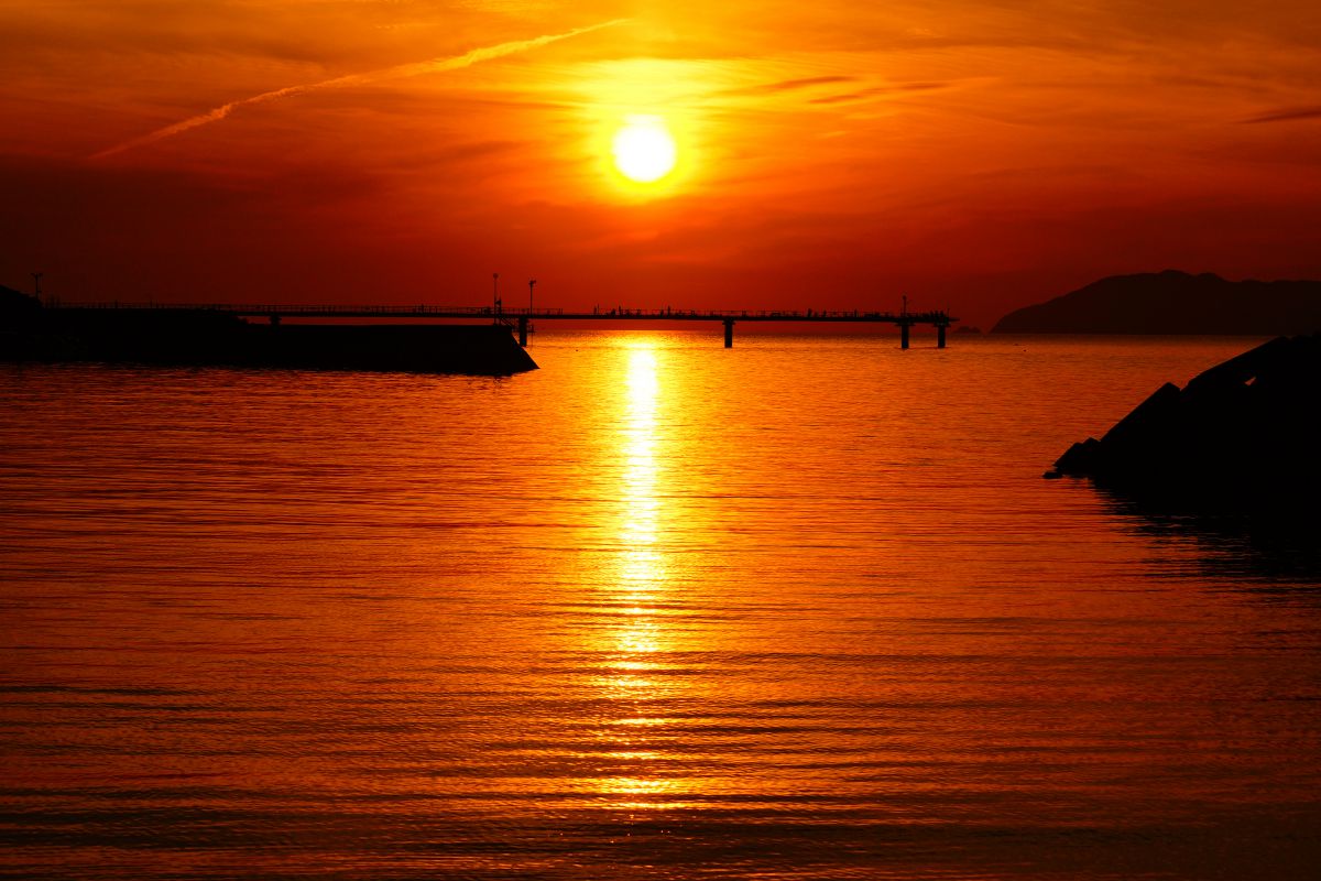 夕焼けの遠景 明日も晴れるかな、、 #夕焼け #夕方 #富士山