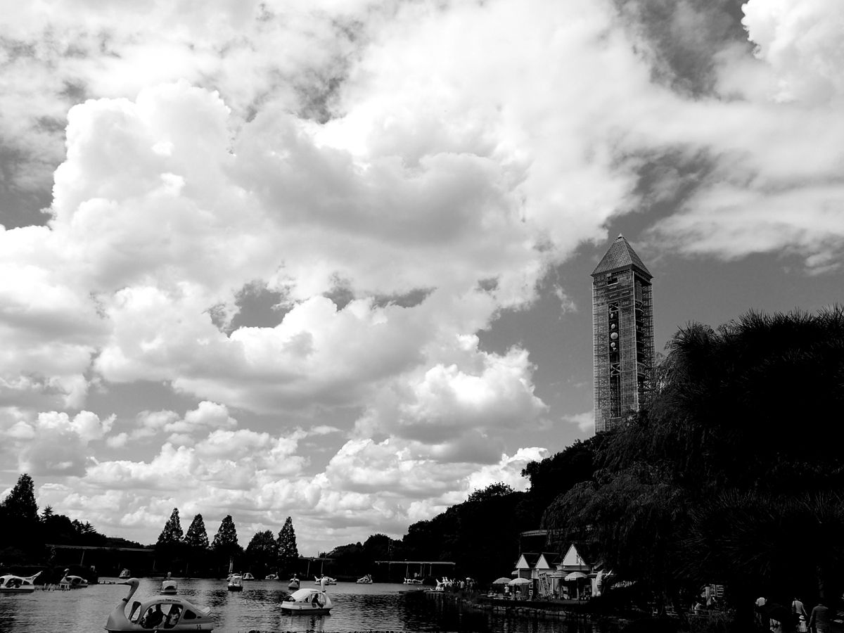 空に雲を描く巨大鉛筆 自然 風景 空 雲 Ganref